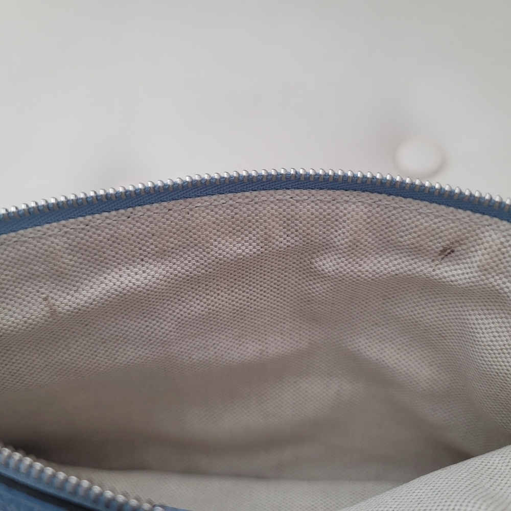 Authentic Gucci powder blue wristlet - Picture 8 of 8